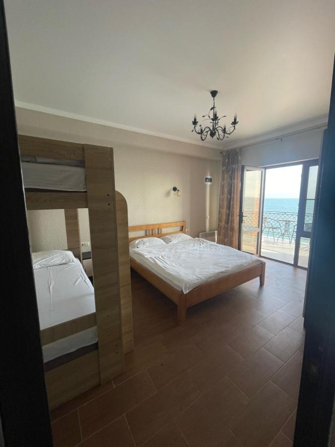 Leon Beach Hotel New Athos Bagian luar foto