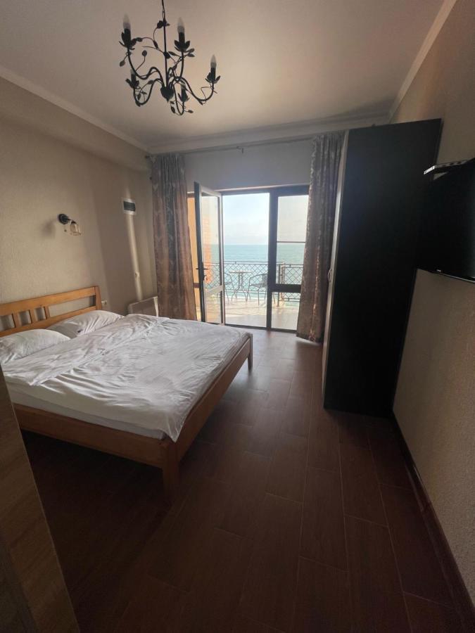 Leon Beach Hotel New Athos Bagian luar foto